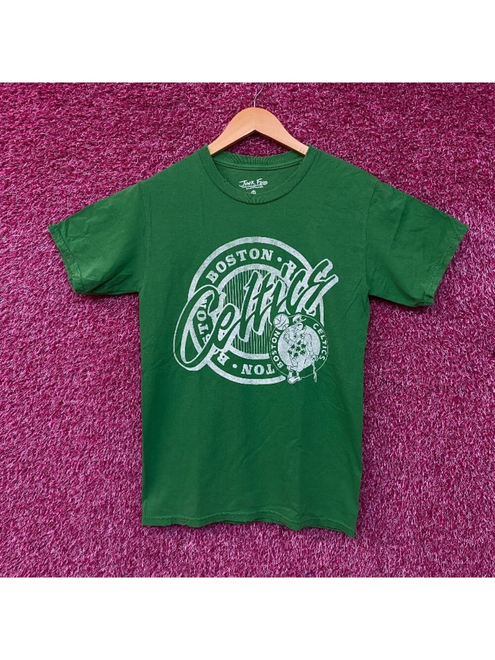 Junk Food Clothing Boston Celtics Crest Women's Vintage Style T-Shirt XS